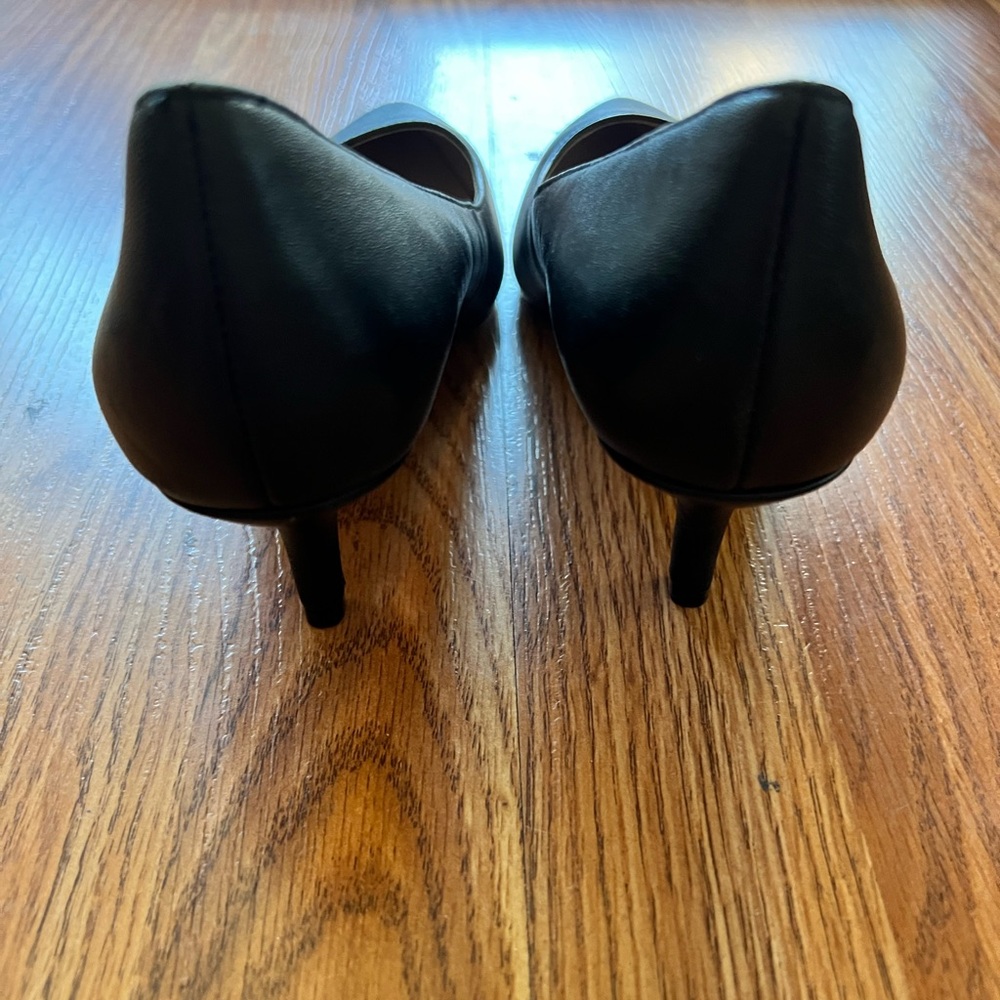 Witchery Black Heels - Picture 3 of 4